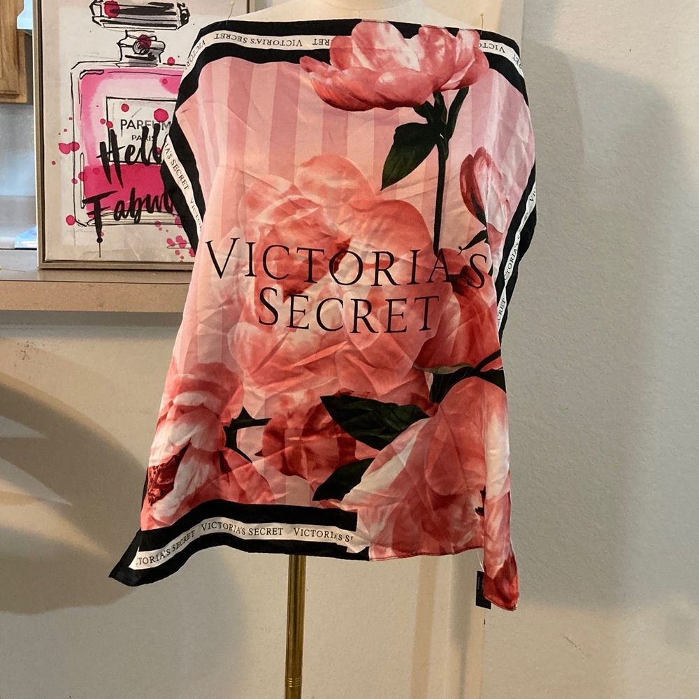 Victoria's Secret Pink Floral Wrap scarf